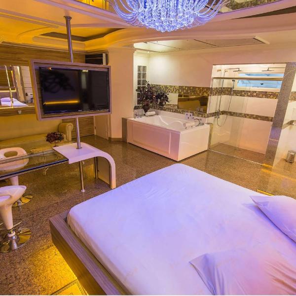 Golden Motel Diária suítes amplas, conforto premium e total privacidade