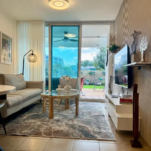 גיל נכסים, hotel a Caesarea
