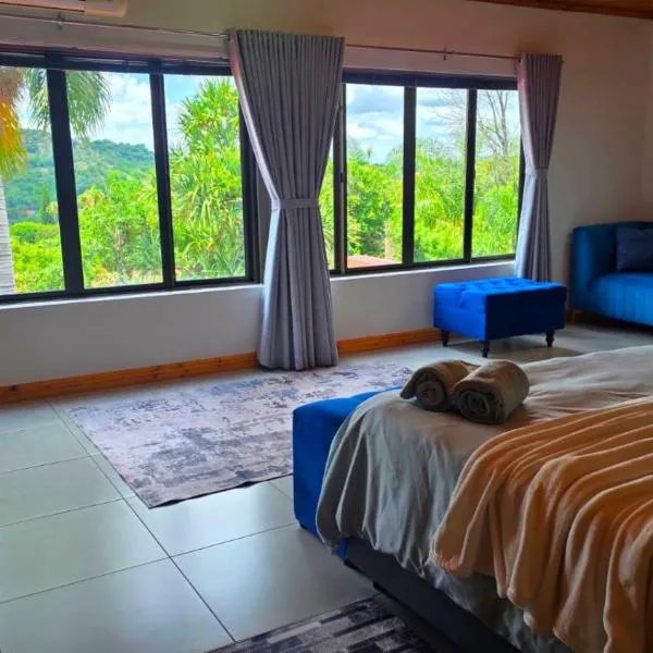 Rosies on Robin - Pool, Braai & Mountain Views, hotel Rustenburgben