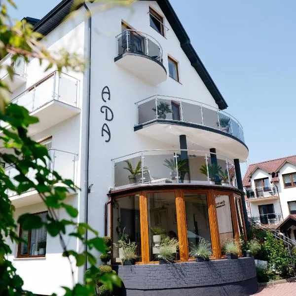 Willa Ada Pokoje & Apartamenty: Karwia şehrinde bir otel