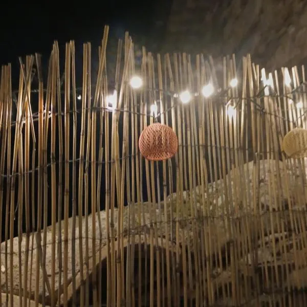 Chabestan에 위치한 호텔 Les Gîtes du Saro