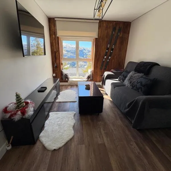 Apartamento con Garaje y Wifi en Sierra Nevada, hotel in Monachil