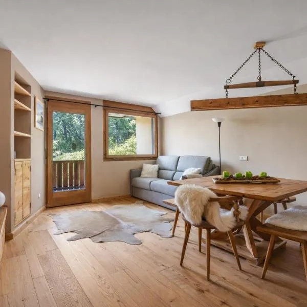 Chic Wellness Apartment and Balcony, hotel di Maloja