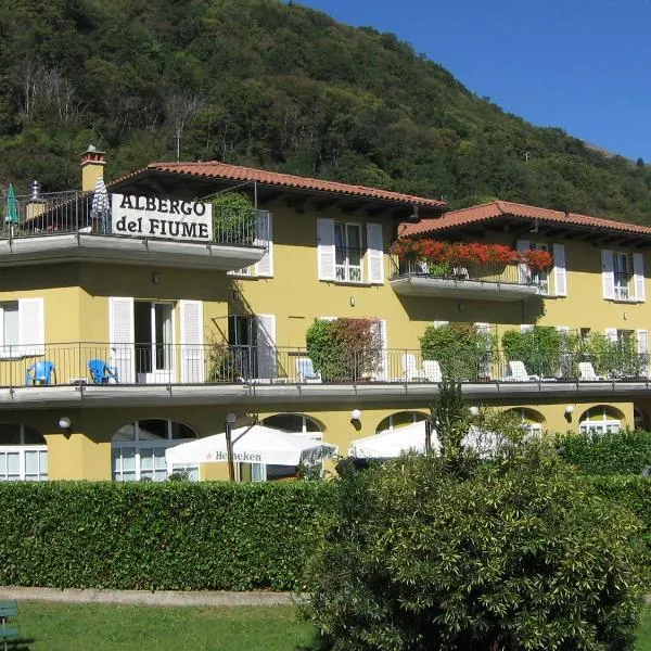 Hotel Del Fiume, hotel v destinácii Cannobio