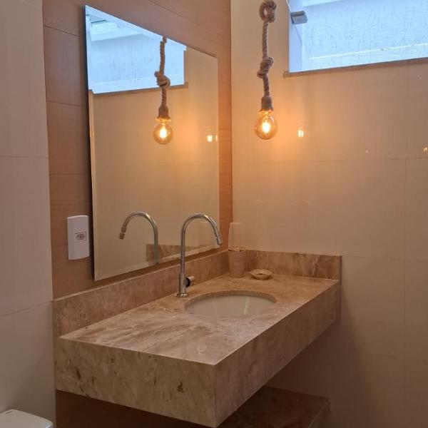 La Maison Félicité - Piscina - 3 Suítes - Próximo ao Atalaia - 10 Hóspedes - Foto 3