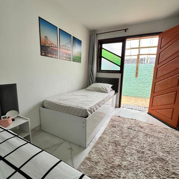 Casa com Churrasqueira poucos metros da Praia - Foto 2