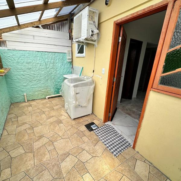 Casa com Churrasqueira poucos metros da Praia - Foto 3