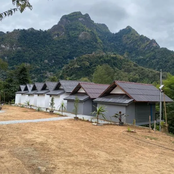 Thavisok Guest House, hotel i Nongkhiaw