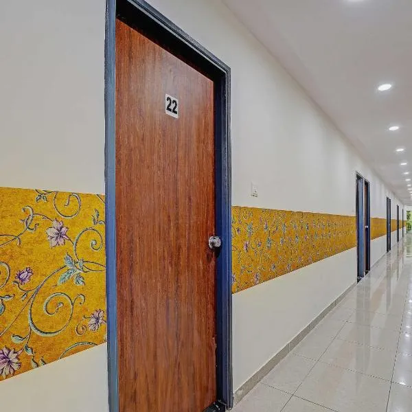 Collection O KANHA INN，Hālol的飯店