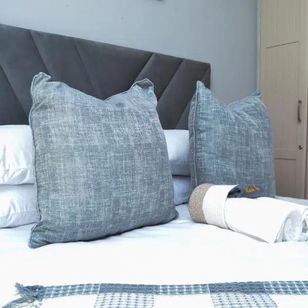 The Prestige luxe Intimate Studio at Bains Lodge – hotel w mieście Bloemfontein