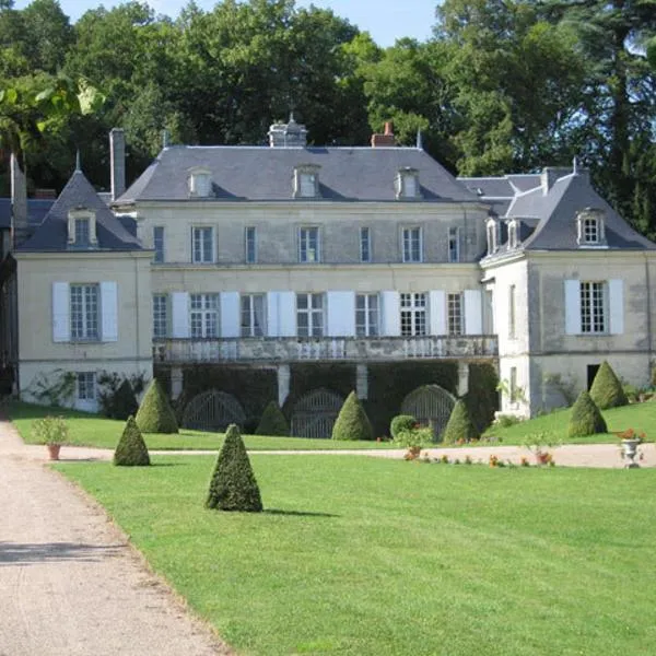 Chambres d'Hôtes Le Château de la Plante, hotel di Thuré