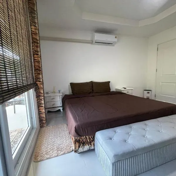 Lee Red House Homestay, hótel í Ban Ao Salat