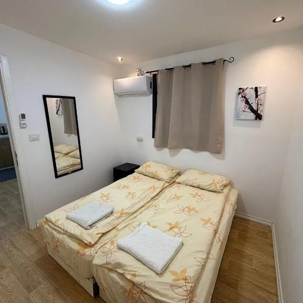 היחידונת בנוב, hotel a Nov