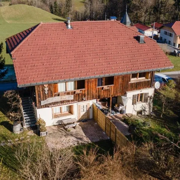 Le chalet d'en ô、Les Clefsのホテル