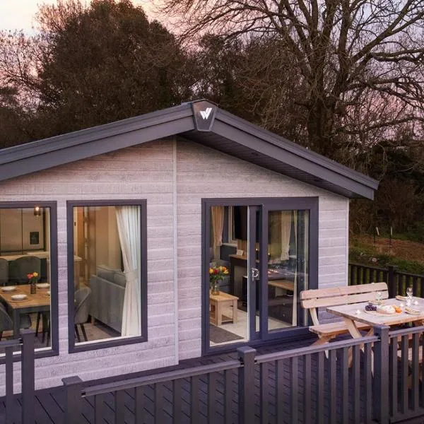 Olive Lodge Benllech, hotel in Brynteg
