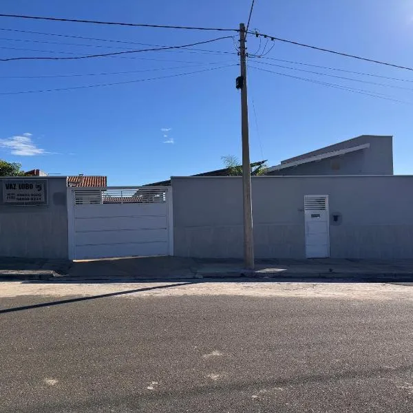 Vaz Lobo Kitnets, hotel en Mococa