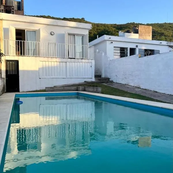 Casa con Pileta, solo para familias, hotel in Villa Carlos Paz