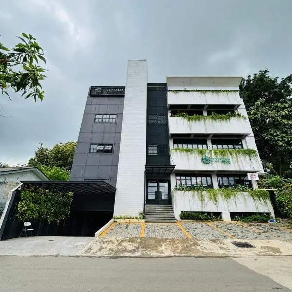 Saptama Living, hotel di Citaringgul 1