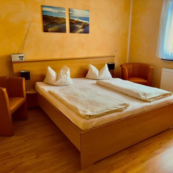 Ferienzimmer direkt am See，Priepert的飯店