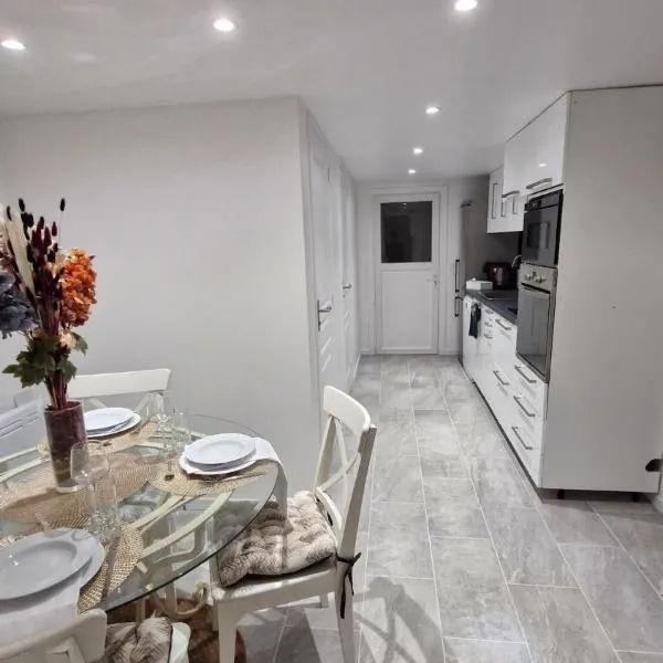 Cozy apartment near Orly โรงแรมในอติส-มงส์
