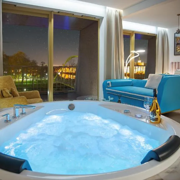 Boulevard Drobnera Residence - Apartamenty z widokiem na Odrę, hotel di Wrocław