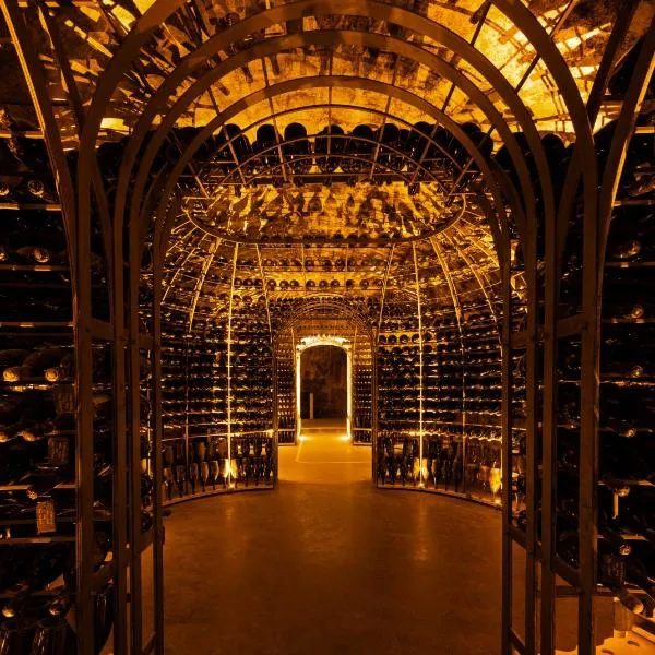 Boutique-Hôtel Le N3 par Champagne Thiénot, отель в Реймсе
