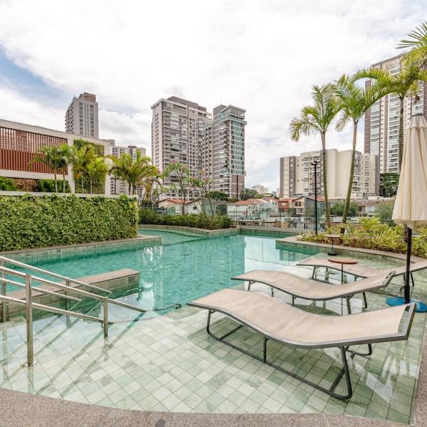 Studio top 20º andar 150 m do metro Brooklin com piscina