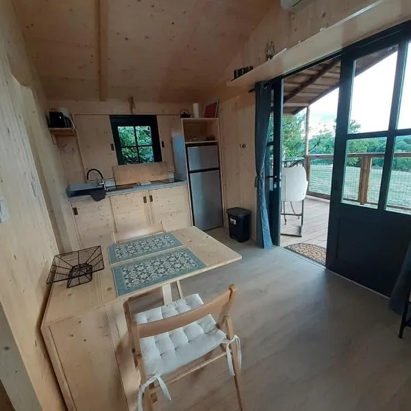 Sadroc에 위치한 호텔 cabane ardoisiere