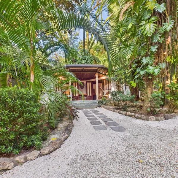 Pachamama Bungalows and Surfcamp - Santa Teresa, hotel em Carmen