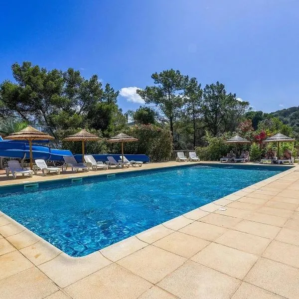 Zecamping 3 étoiles - Chalet climatisé 5p - Plage à 2 km - Jolie piscine, готель у місті Каржез