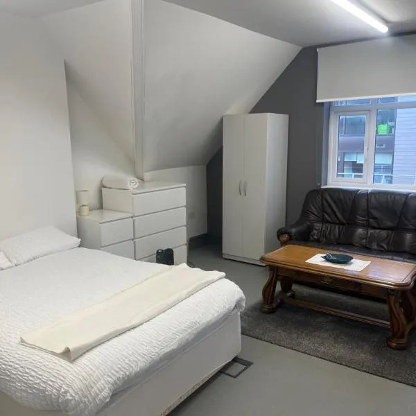 The Stag and Hen Pub, מלון בקובנטרי