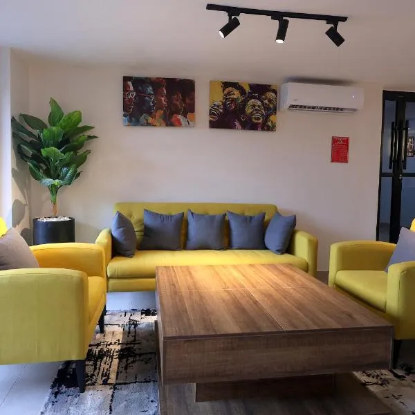 Five Clover Hotel, Ilupeju, hotel en Lagos