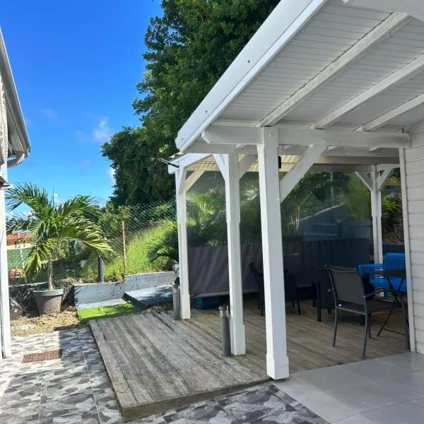 Maisonnette 30m2 vue mer Robert sur la pointe savane LM, viešbutis mieste Roberas