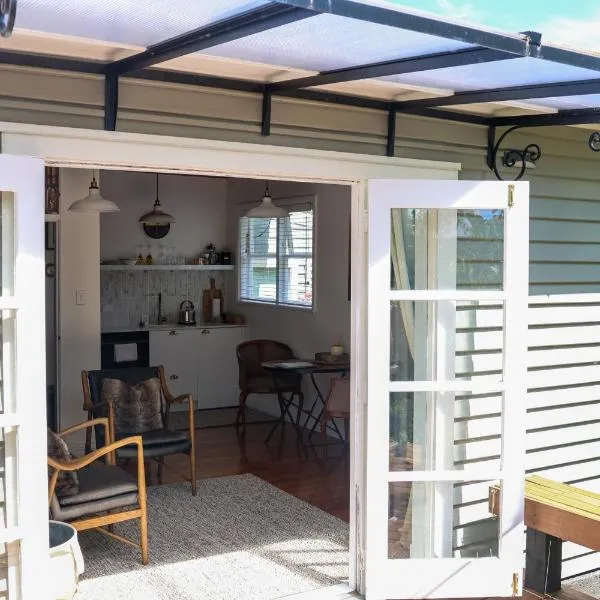 The Alchemist Retreat, Private Studio in Carterton, hotel a Carterton