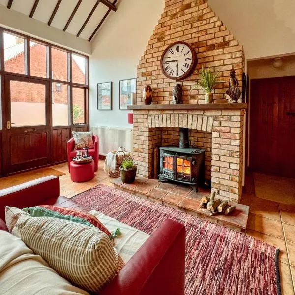 3 Bed in Holt oc-1331, מלון בBodham