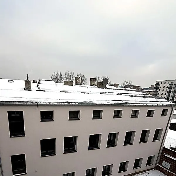 Prywatny pokój z prywatną łazienką - Senatorska 36, хотел в Лодз