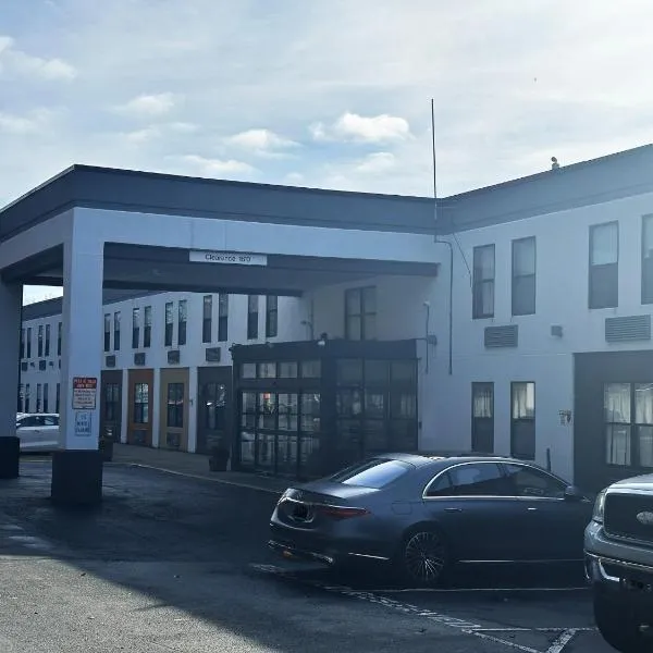 Red Roof Inn & Suites Middleborough, khách sạn ở Middleboro