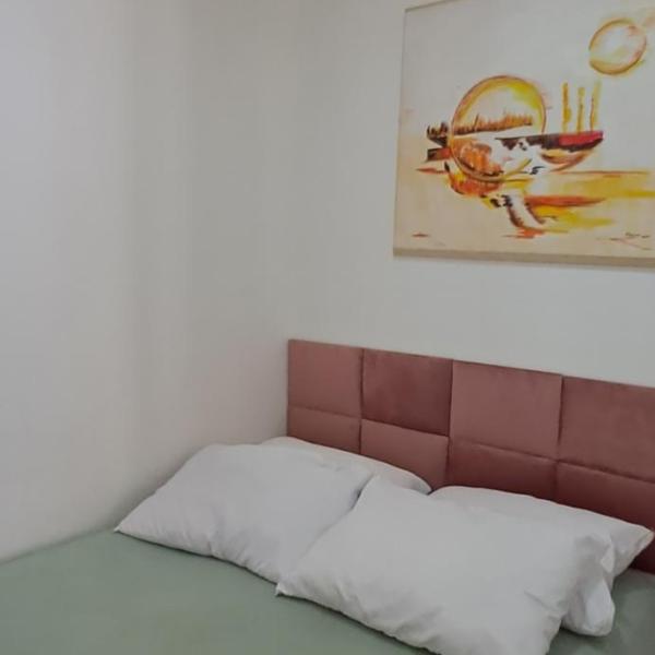 Apartamento com piscina, apenas 200 metros do mar - Foto 2