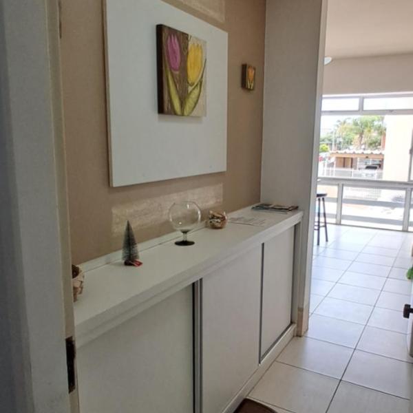 Apartamento com piscina, apenas 200 metros do mar - Foto 3
