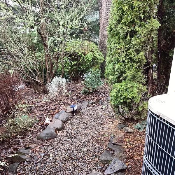 Five Oaks Retreat, Hotel in Salem