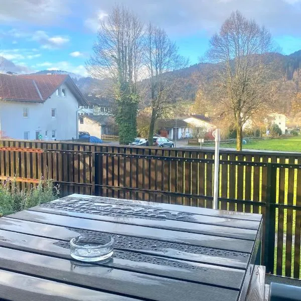 Ferienwohnung Bergzauber mit Balkon & Bergblick, hotel di Schliersee
