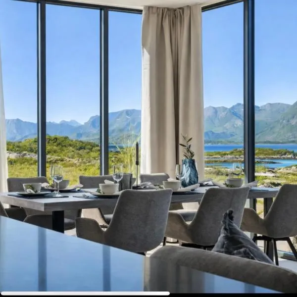 Luxury Cabin in beautiful Lofoten with Jacuzzi and sauna, hotel in Kleppstad