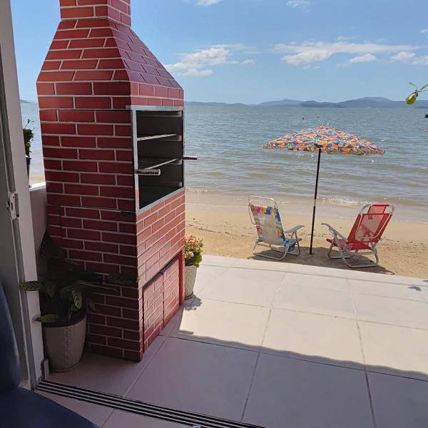 Linda casa à beira-mar