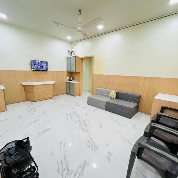 Solapur में, होटल Entire Bungalow Maximum Six Occupancy