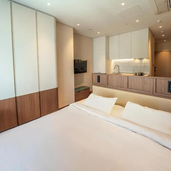 Weave Suites - Sunyu Parkside, hotel in Seoul