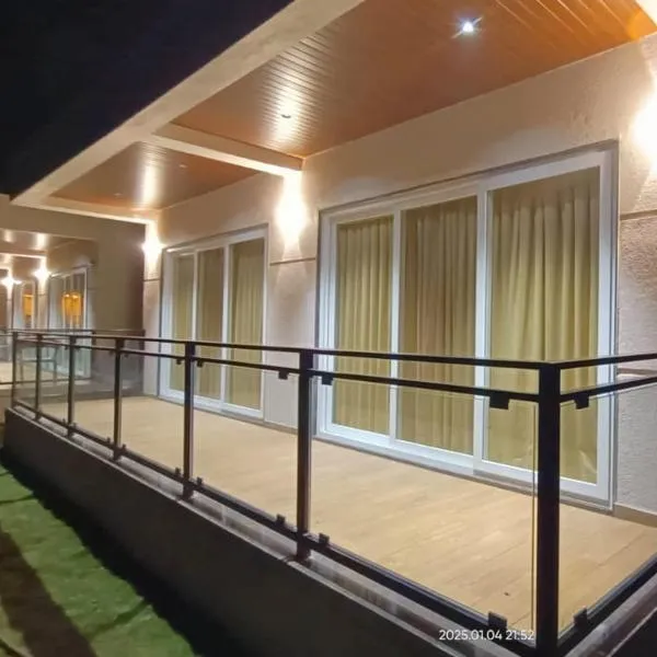 Mountain Berries Resort โรงแรมในพันช์กานี