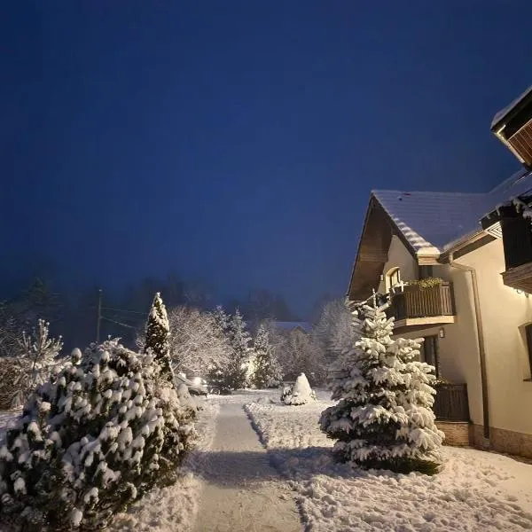 納圖拉家庭度假村，阿夫里格的飯店
