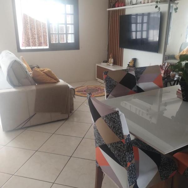 Casa confortável, perto de tudo