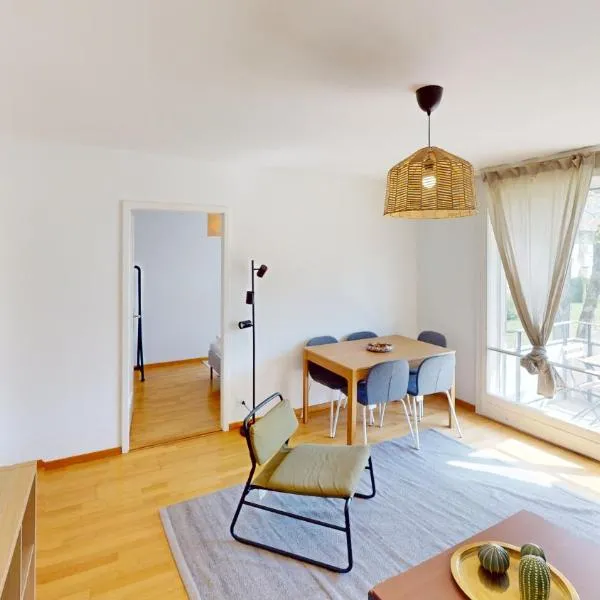 Functional Stay with Balcony, hotel u Cirihu