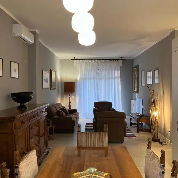 Apartment in Arona, Olivia's Home 100mt dal Lago, hotelli Aronassa